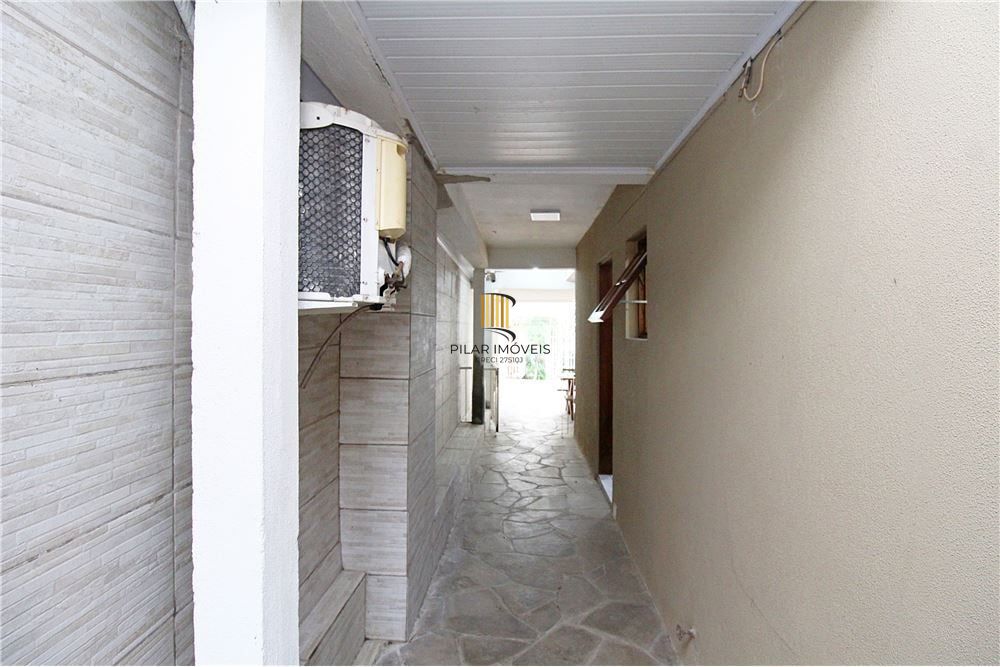 Casa 3 dormitórios no bairro Medianeira