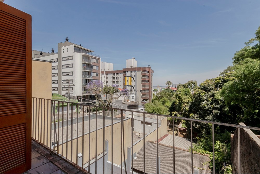 Casa 3 dormitórios no bairro Menino Deus