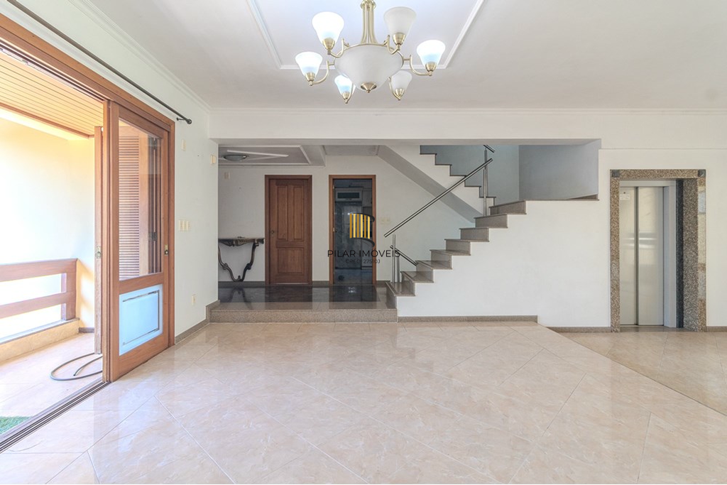 Casa 3 dormitórios no bairro Chácara das Pedras