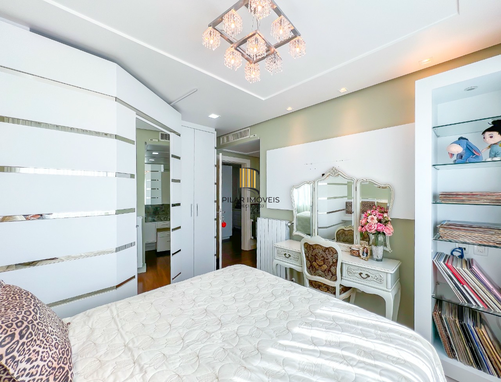 Apartamento 4 dormitórios no bairro Bela Vista