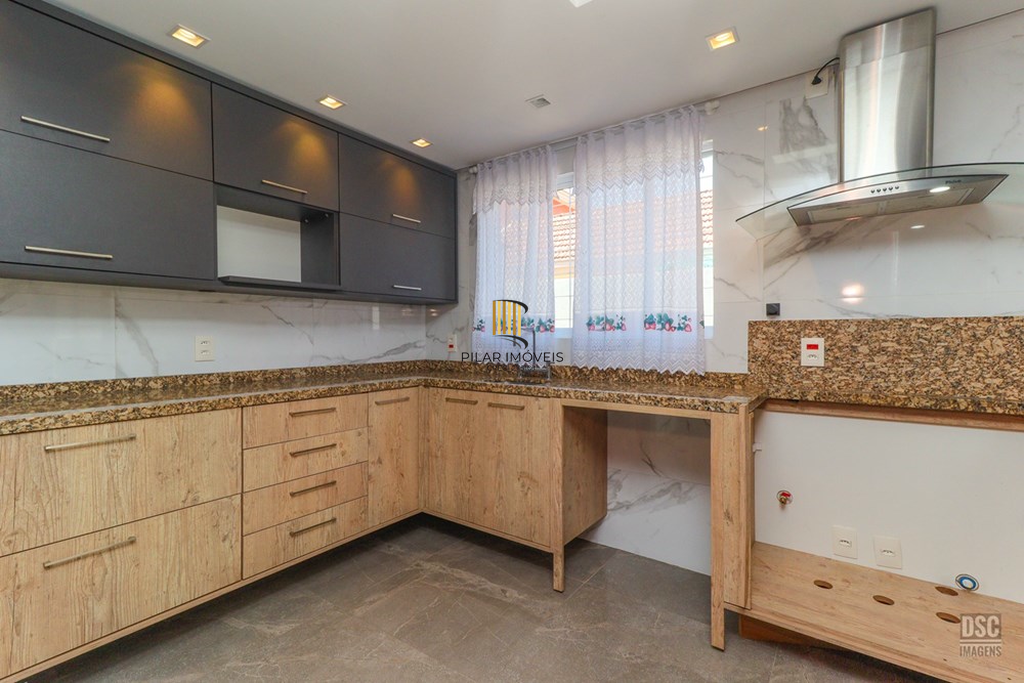 Casa 7 dormitórios no bairro Vila Ipiranga