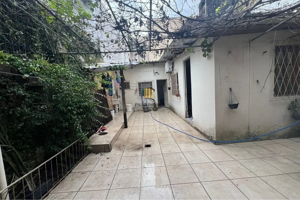 Casa 5 dormitórios no bairro Partenon