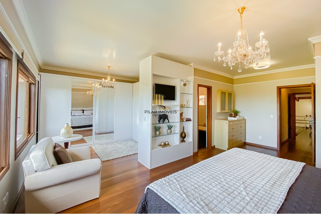 Casa 4 dormitórios no bairro Teresópolis