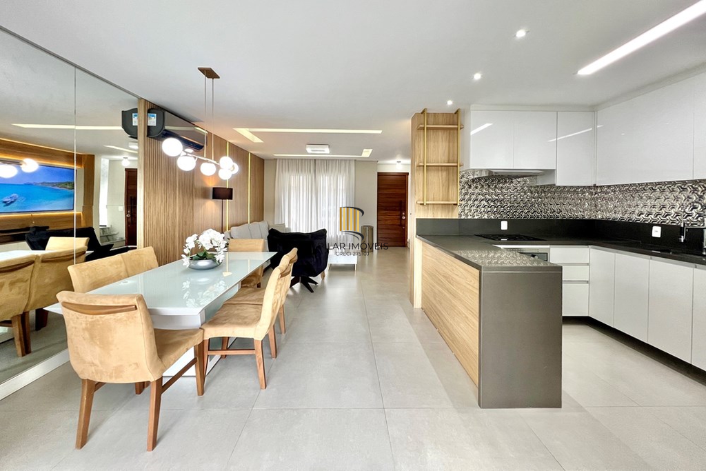 Casa 3 dormitórios no bairro Igara