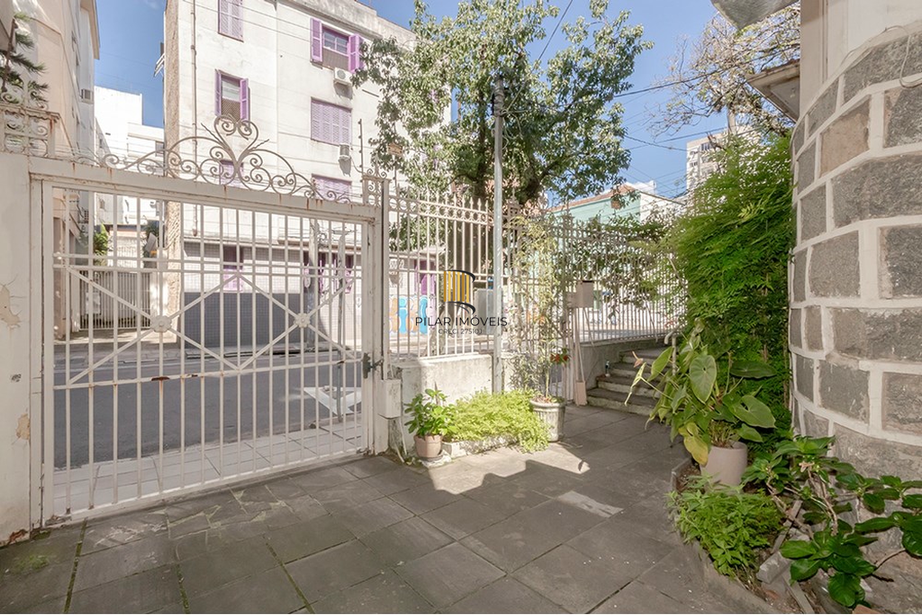 Casa 4 dormitórios no bairro Bom Fim