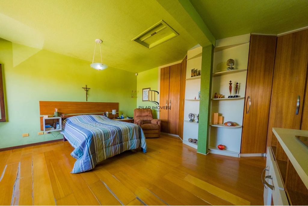 Casa 4 dormitórios no bairro Centro
