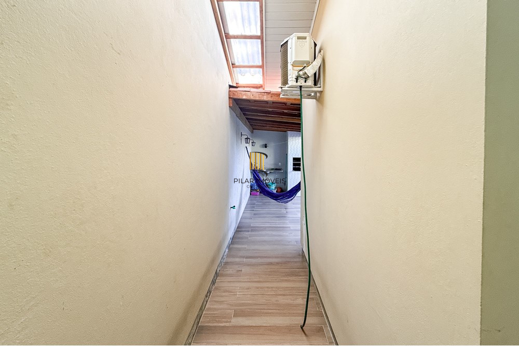 Casa 2 dormitórios no bairro Olaria