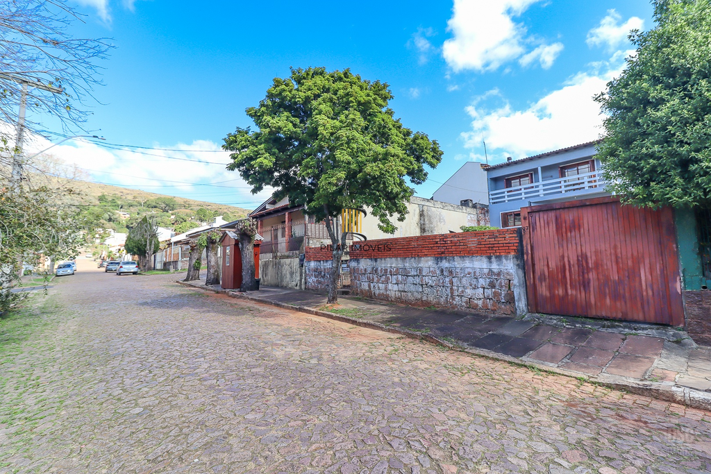 Casa 3 dormitórios no bairro Nonoai