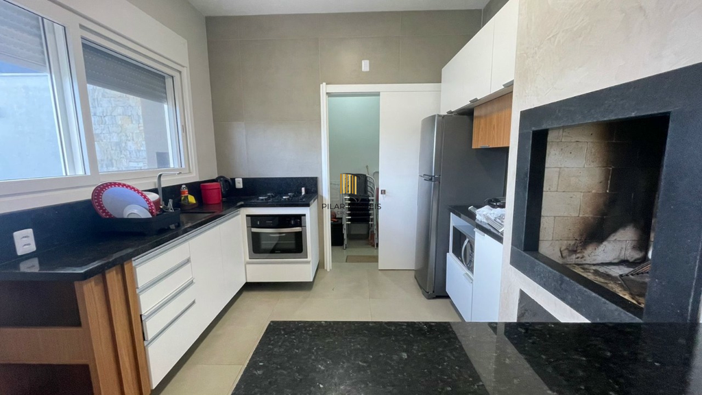 Casa 3 dormitórios no bairro Noiva do Mar