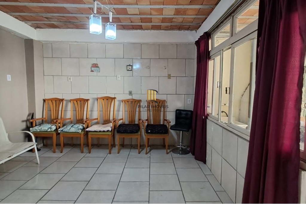 Casa 2 dormitórios no bairro Jardim Algarve