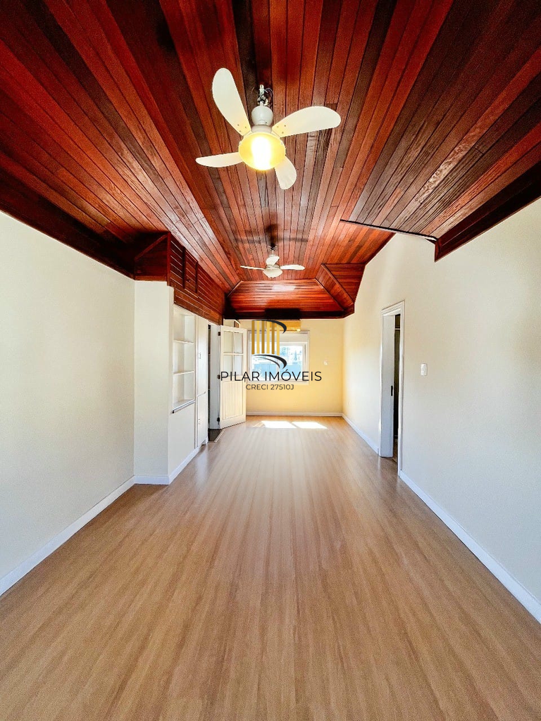 Casa 4 dormitórios no bairro Chácara das Pedras