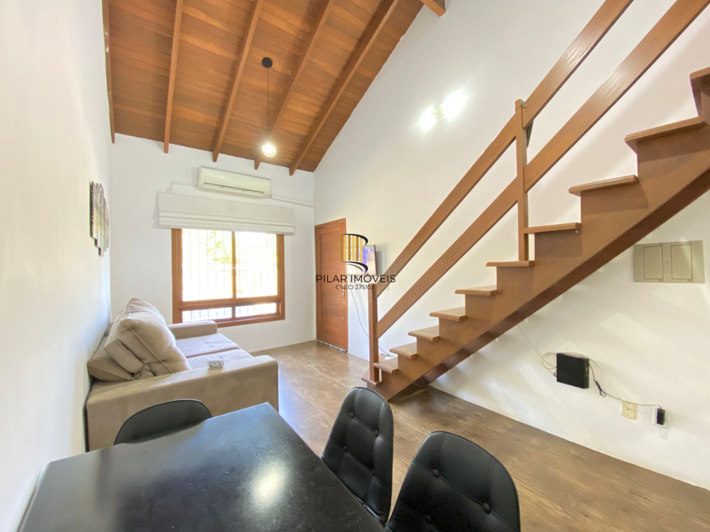 Casa 3 dormitórios no bairro Hípica