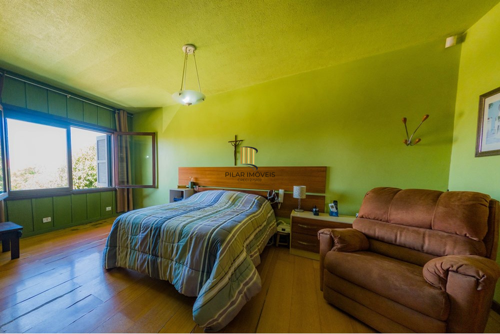 Casa 4 dormitórios no bairro Centro