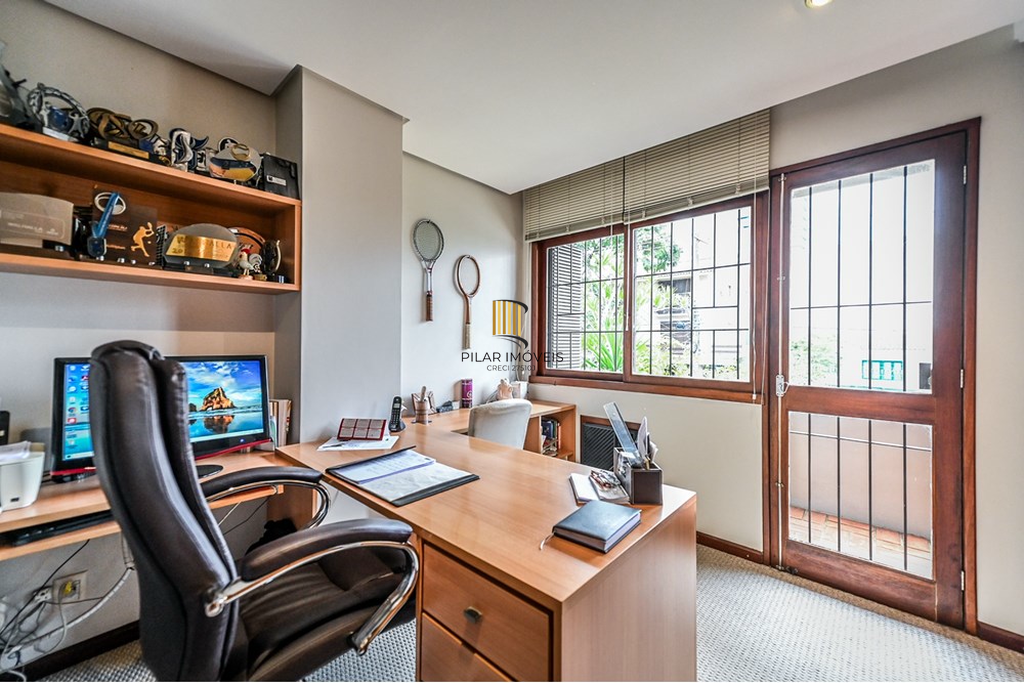 Casa de Condomínio 4 dormitórios no bairro Três Figueiras