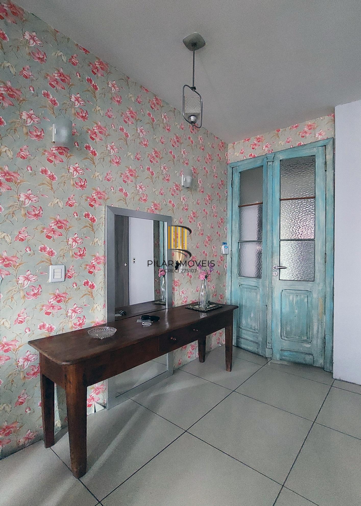 Casa 3 dormitórios no bairro Floresta