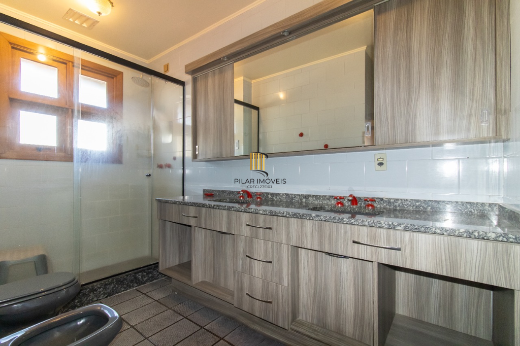 Casa 5 dormitórios no bairro Partenon