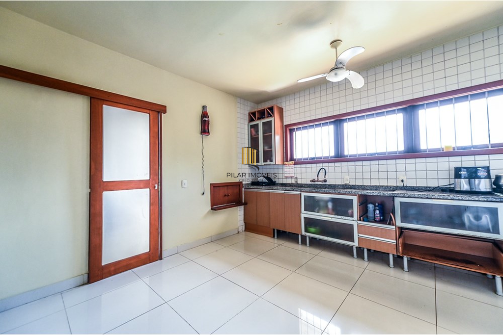 Casa 4 dormitórios no bairro Ipanema