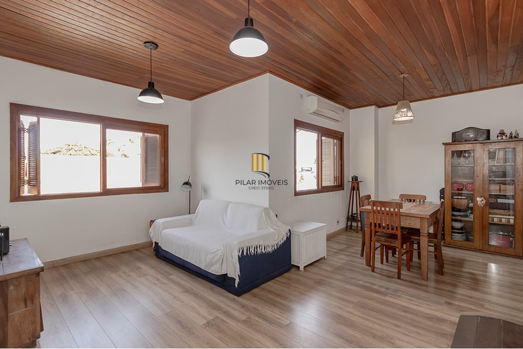 Casa 4 dormitórios no bairro Cavalhada