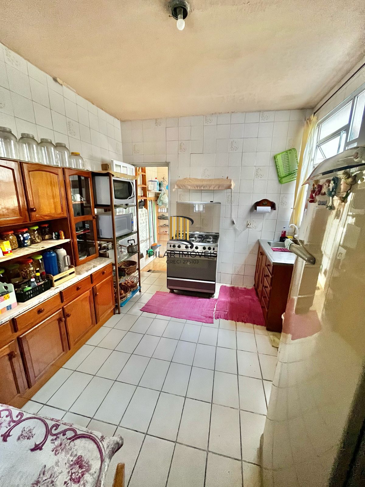 02 dormitórios, bairro Santa Maria Gorethi, sala enorme, cozinha e banheiro, aceita financiamento