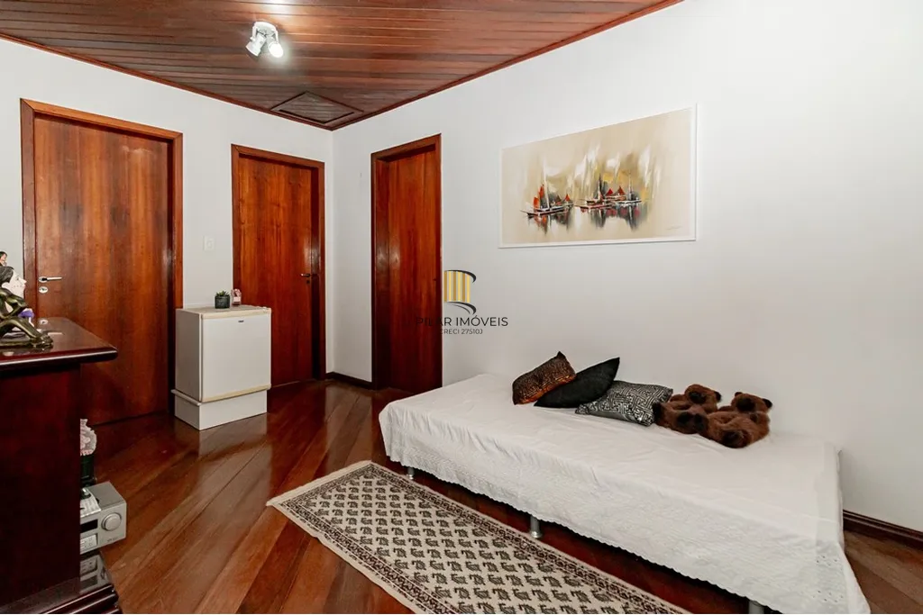 Casa 4 dormitórios no bairro Jardim Planalto