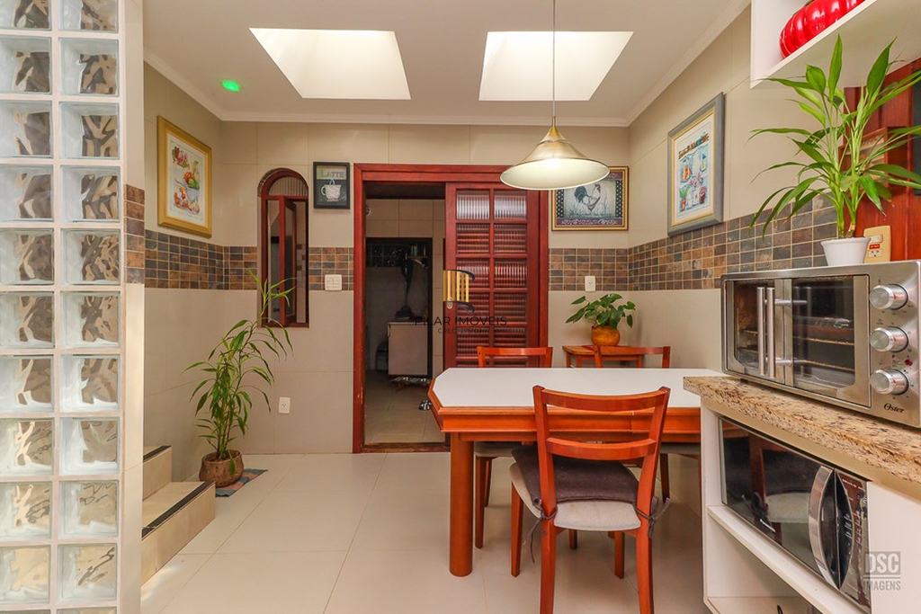 Casa 3 dormitórios no bairro Passo da Areia