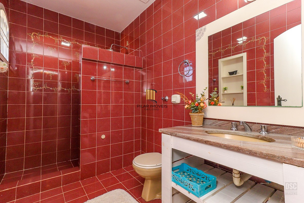 Casa 6 dormitórios no bairro Jardim Planalto