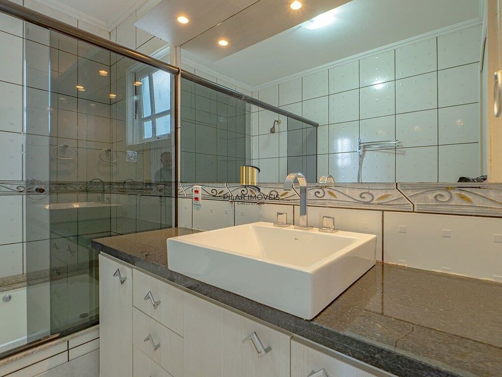Casa 3 dormitórios no bairro Sarandi
