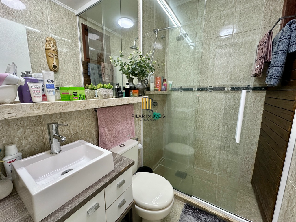 Casa 2 dormitórios no bairro Hípica