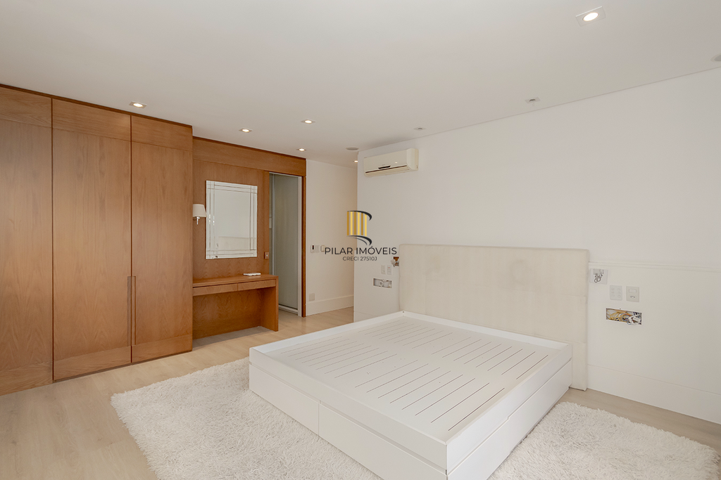 Triplex 3 dormitórios no bairro Bela Vista