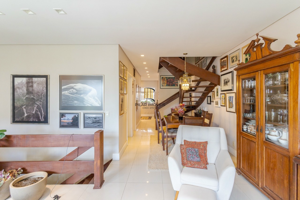 Casa de Condomínio 3 dormitórios no bairro Jardim Carvalho