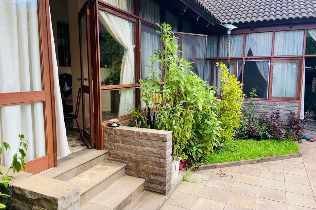 Casa 4 dormitórios no bairro Jardim Planalto