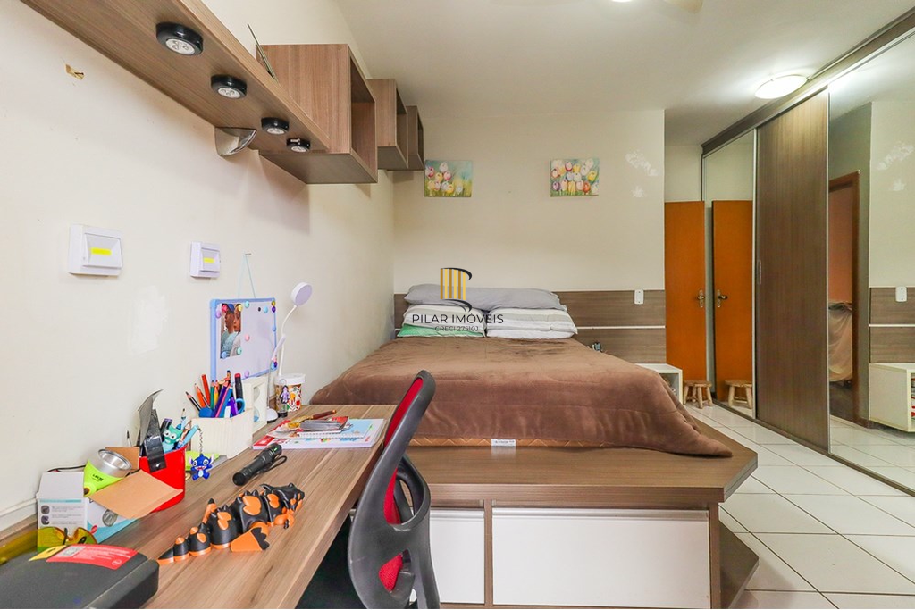 Casa 2 dormitórios no bairro Vila Nova