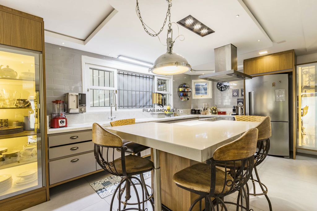 Casa 5 dormitórios no bairro Chácara das Pedras