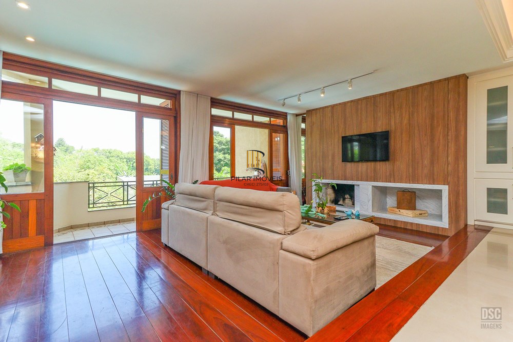 Casa 4 dormitórios no bairro Ipanema