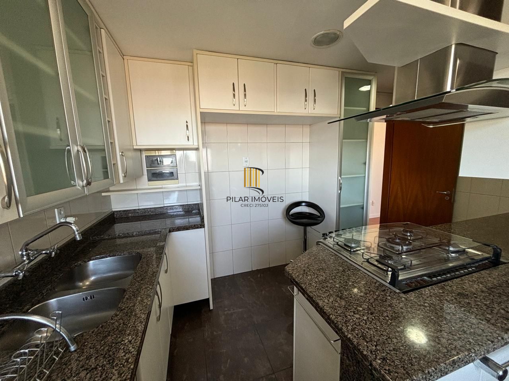 Apartamento 3 dormitórios no bairro Menino Deus