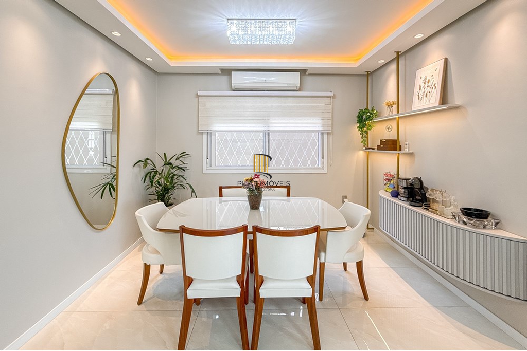 Casa 3 dormitórios no bairro Igara