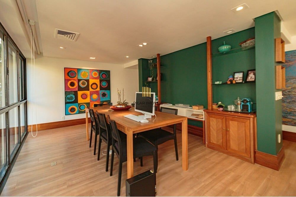 Apartamento 4 dormitórios no bairro Floresta