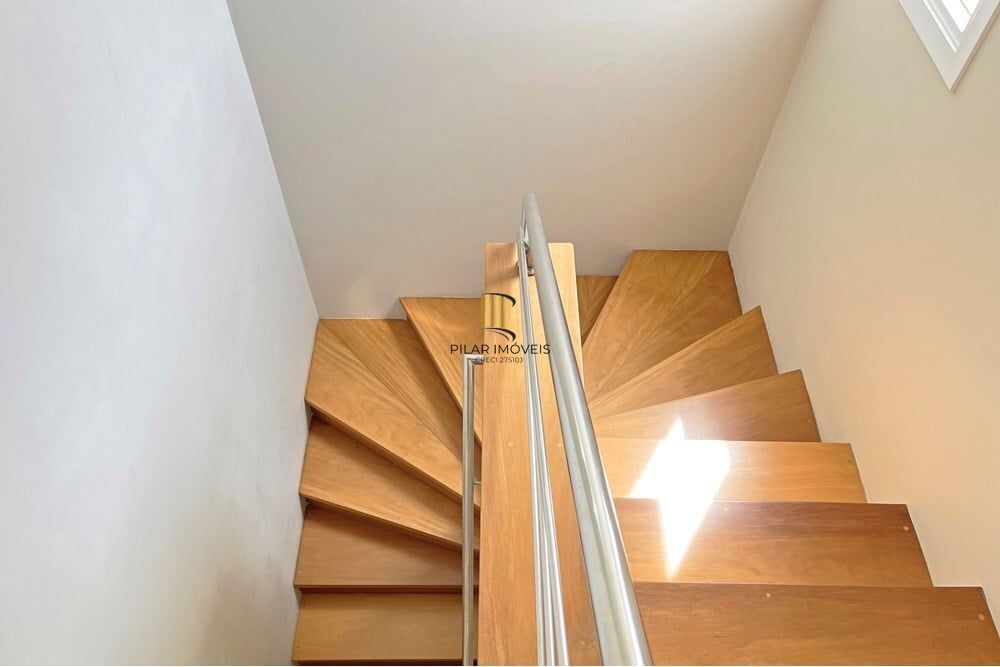 Casa 3 dormitórios no bairro Hípica