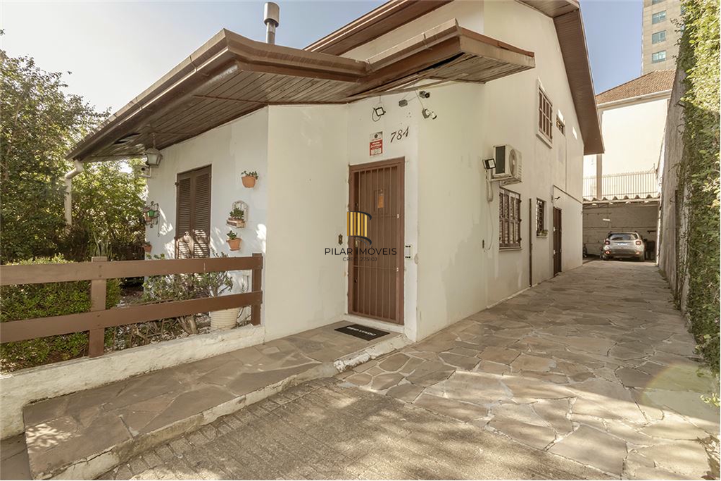 Casa 4 dormitórios no bairro Moinhos de Vento