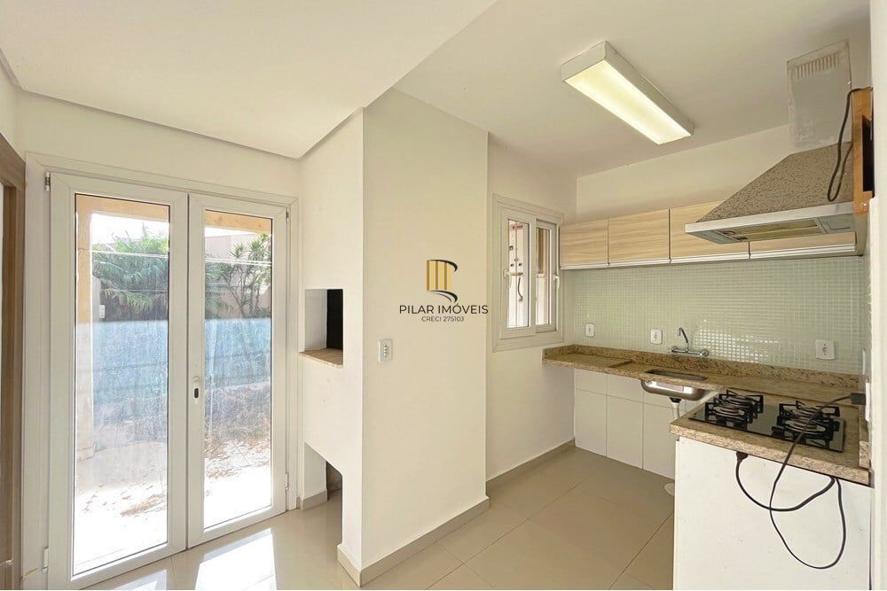 Casa 2 dormitórios no bairro Guarujá