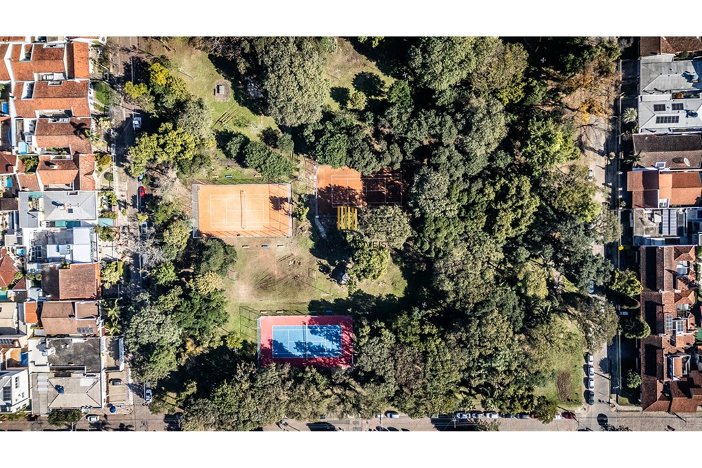 Casa de Condomínio 4 dormitórios no bairro Três Figueiras