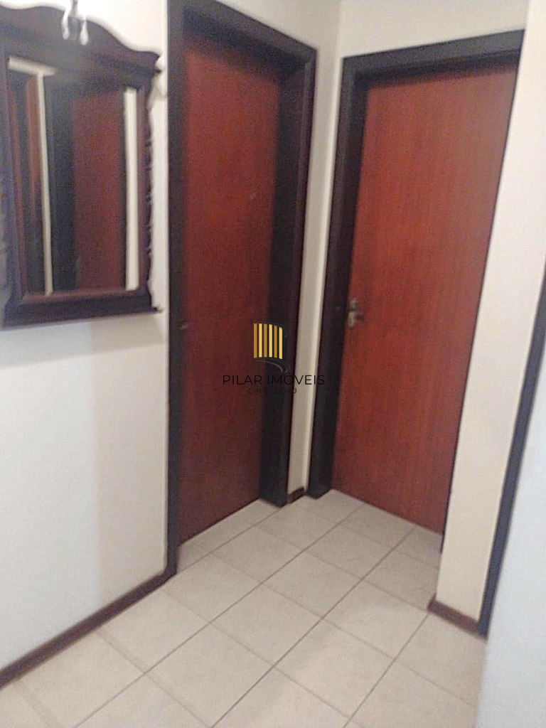 Casa 3 dormitórios no bairro Hípica