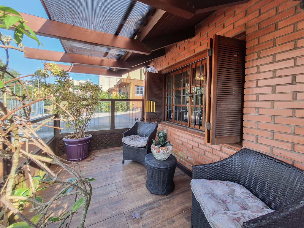 Casa 3 dormitórios no bairro Chácara das Pedras