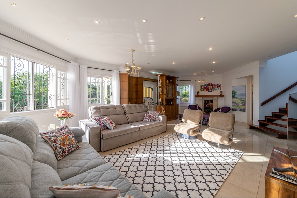 Casa 4 dormitórios no bairro Ipanema