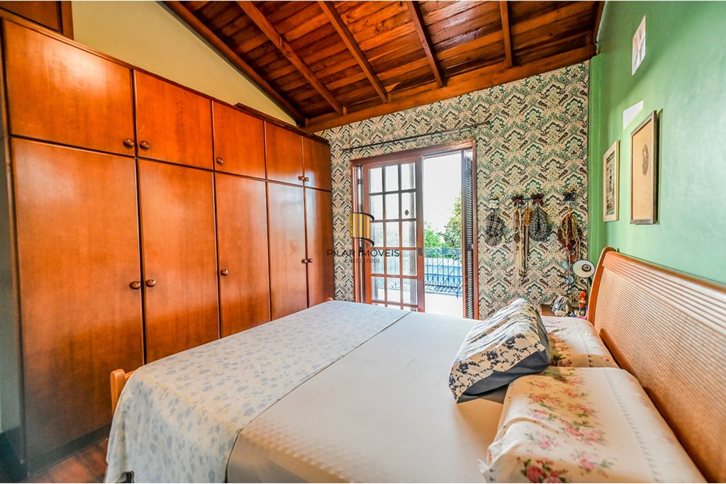 Casa de Condomínio 4 dormitórios no bairro Santa Tereza