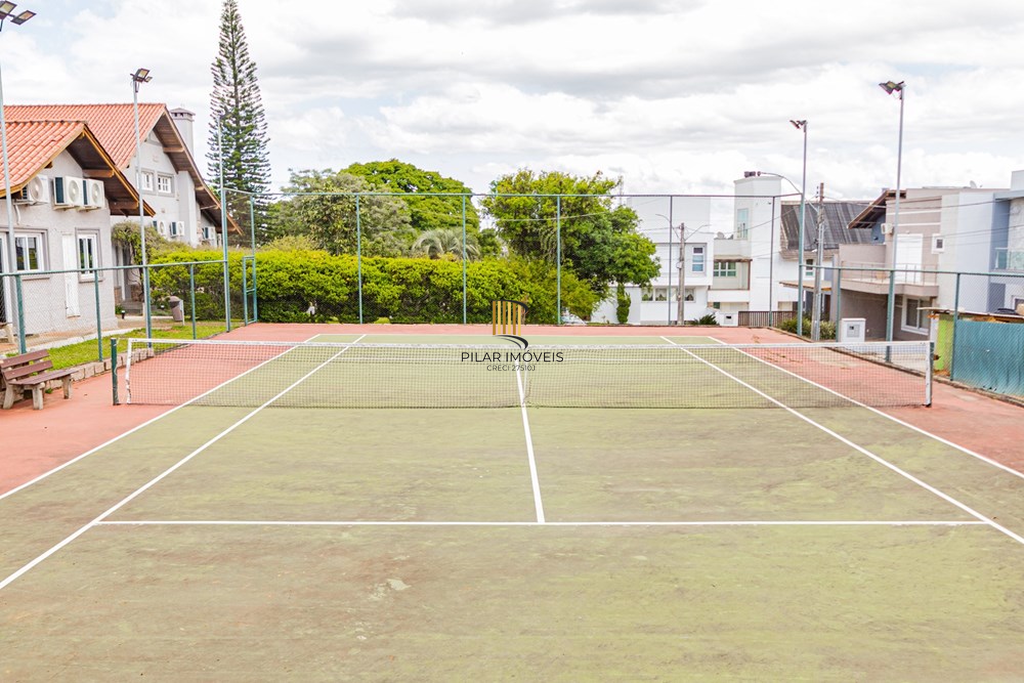 Casa 3 dormitórios no bairro Hípica