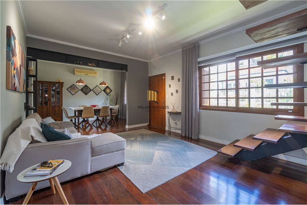 Casa 4 dormitórios no bairro Jardim Lindóia