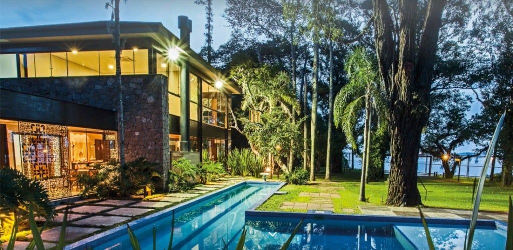 Casa de Condomínio 5 dormitórios no bairro Pedra Redonda