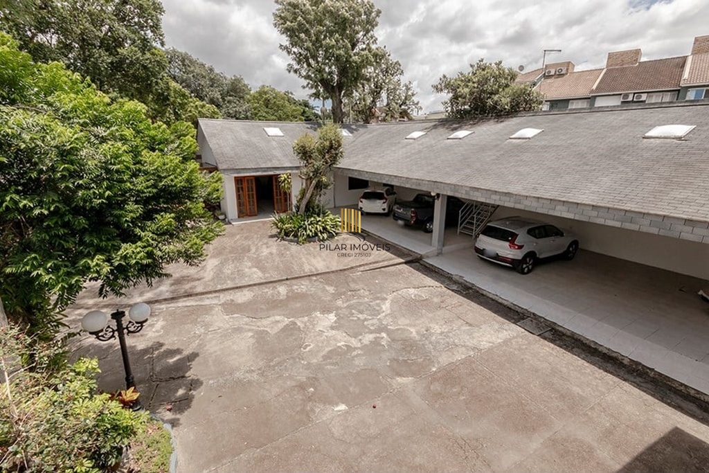 Casa 4 dormitórios no bairro Ipanema