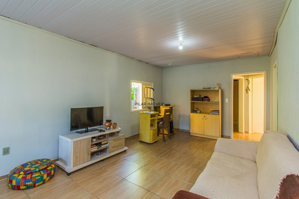 Casa 2 dormitórios no bairro Igara